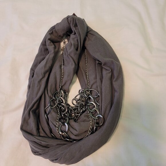 Women's Jewelry scarf, New, never worn. - Picture 2 of 2